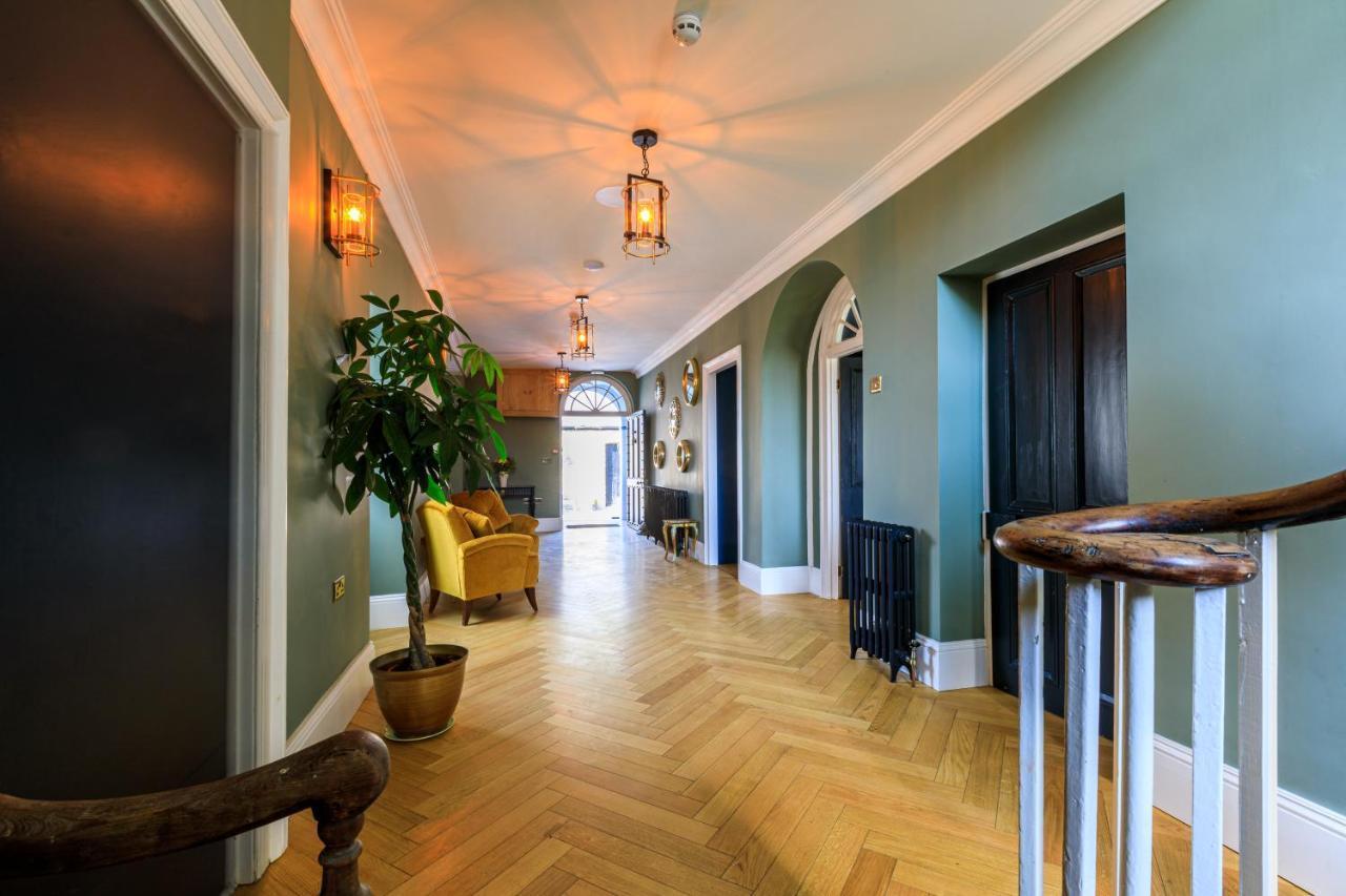 Picton-House Hotel Llandowror Bagian luar foto