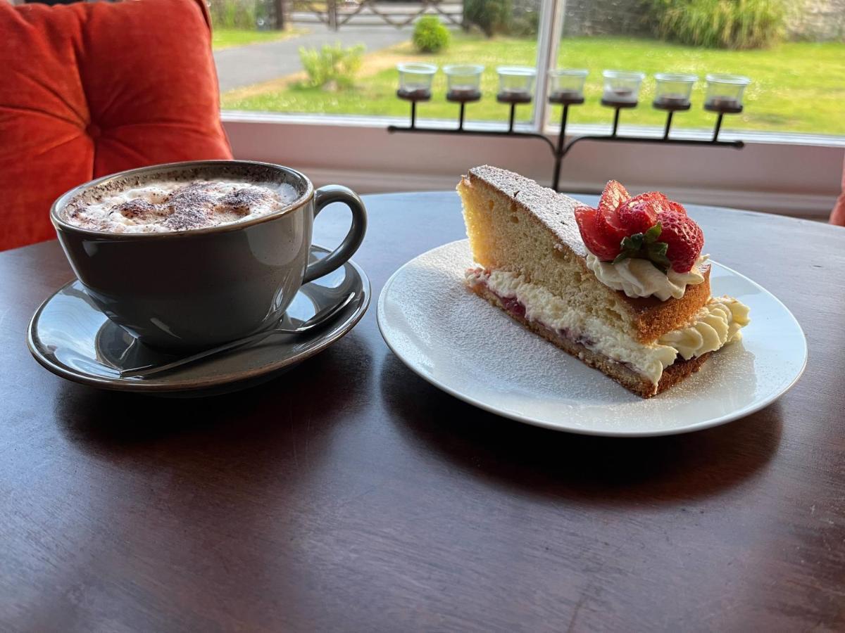 Picton-House Hotel Llandowror Bagian luar foto