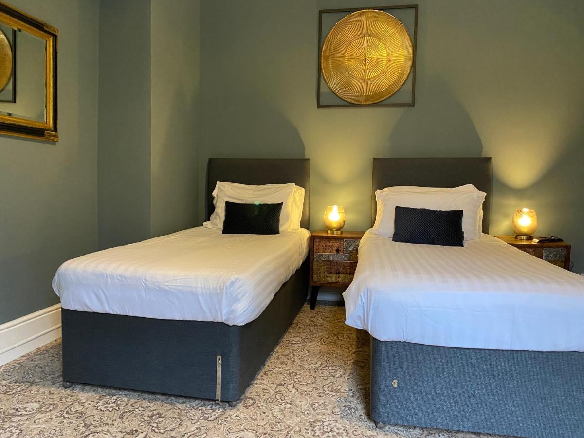 Picton-House Hotel Llandowror Bagian luar foto