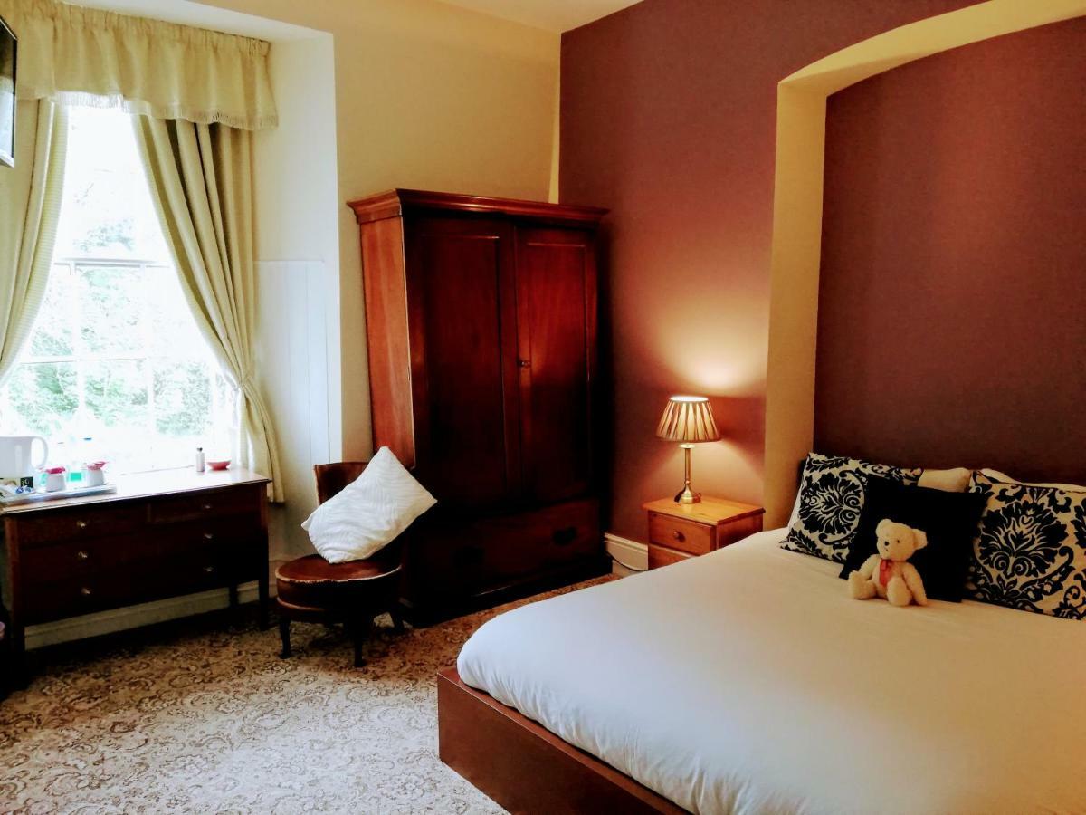 Picton-House Hotel Llandowror Bagian luar foto